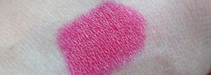Для любителей яркого  Essence longlasting lipstick № 12 Blush my lips