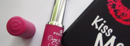 Продолжение знакомства с Essence - помада из коллекции Come to Town lipstick № 2 Wrapped in pink