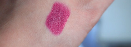 Продолжение знакомства с Essence - помада из коллекции Come to Town lipstick № 2 Wrapped in pink