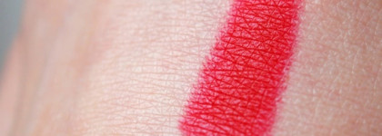 Еще красная. L'Oreal Color Riche Collection Exclusive Pure Reds в оттенке J Lo's Pure Red