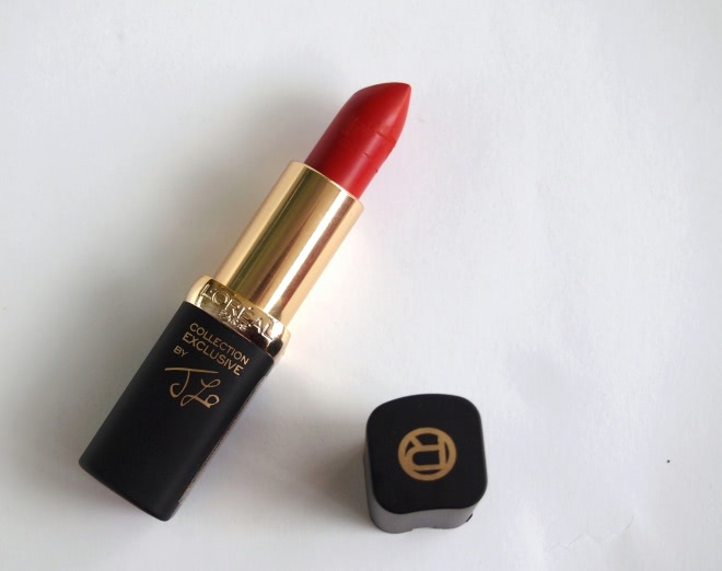 Еще красная. L'Oreal Color Riche Collection Exclusive Pure Reds в оттенке J Lo's Pure Red