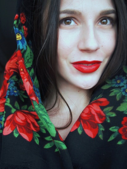 Еще красная. L'Oreal Color Riche Collection Exclusive Pure Reds в оттенке J Lo's Pure Red
