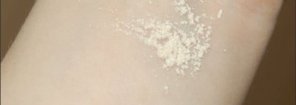 Рассыпчатая пудра Laura Mercier Loose Setting Powder. Оттенок "Translucent". Для завершения макияжа