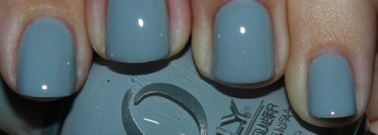 Mirror mirror on the wall... Окунемся в зазеркалье с лаком для ногтей Orly в оттенке Mirror Mirror