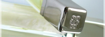 Блеск для губ Guerlain KissKiss Gloss # 806 Pomme Desir