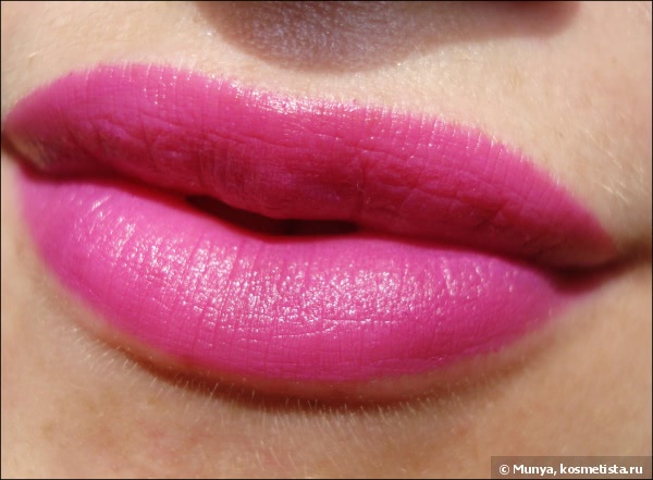 Не такая уж и матовая губная помада Avon Ultra Colour Matte Lipstick