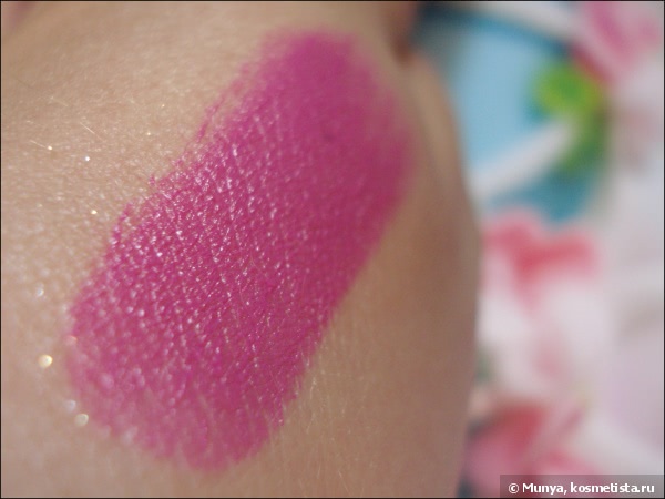 Не такая уж и матовая губная помада Avon Ultra Colour Matte Lipstick