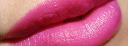 Не такая уж и матовая губная помада Avon Ultra Colour Matte Lipstick "Matte Fuchsia"