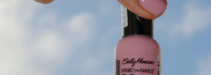 Весна в душе и весна на ногтях с лаком для ногтей Sally Hansen Xtreme Wear #83 First Blush