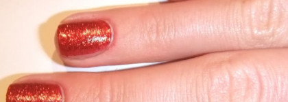 Искры пламени с  Nubar Nail lacquer G181 Fire Sparkle