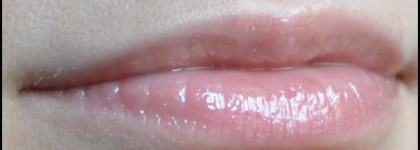 Сравним два прозрачных блеска. Dior Addict Crystal gloss #077  и  Watershine Tube Glos №130 от Maybelline