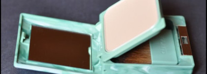 Легкая компактная пудра с антиоксидантами Almost Powder Makeup SPF 15 # 03 от Clinique