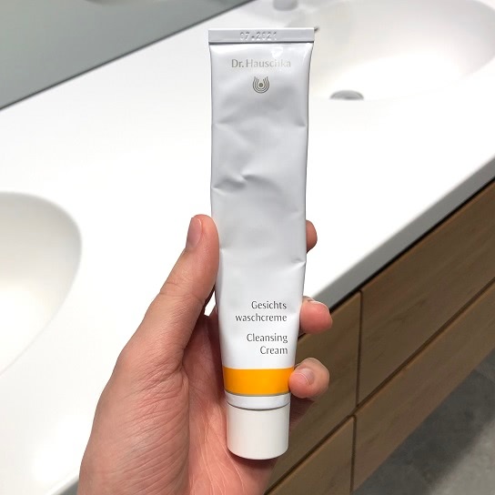 Уход за сухой и чувствительной кожей с Dr. Hauschka
