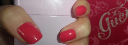 Мои ногти одеты в ORLY Rock-On Red 40252