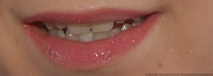 Нейтральная яркость от YSL Golden Gloss №03 Gold Pink