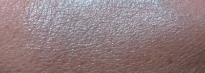 День третий посвящен Shiseido Hydro-Powder Eye Shadow H10 (Лагуна) и его помощникам Pupa Набор Smoky Eyes Kit (4-х цветные тени 09+карандаш для глаз Multiplay 28)