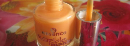 Моё разочарование - лак для ногтей Essence Marble mania оттенок № 04 Peaches