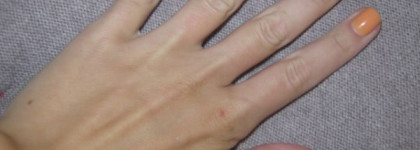 Моё разочарование - лак для ногтей Essence Marble mania оттенок № 04 Peaches