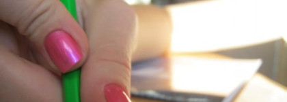 Розовый неон от Orly  Berry Swee