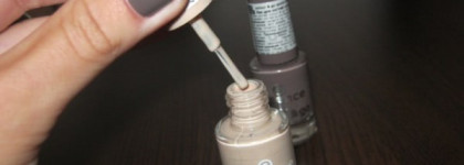 Законодатель моды и ириска. Essence Colour & go No 71 trendsetter, Essence nude glam No 05 toffee to go