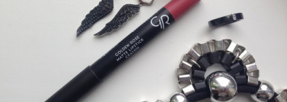 Идеальный и повседневный Golden Rose Matte lipstick Krayon в оттенке 11