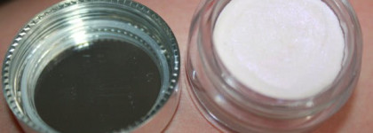 Тени Essence (Голографические тени) оттенок 03 Prism@tic white