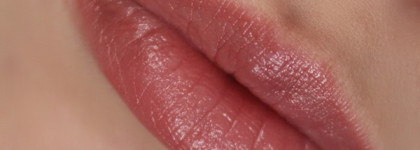 Увлажняющая помада-бальзам для губ Clinique Chubby Stick Moisturizing Lip Colour Balm № 03 Fuller Fig и Clinique Chubby Stick Intense Moisturizing Lip Colour Balm № 08 Grandest Grape