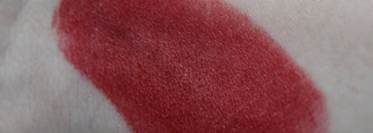 Матовая красная помада Revlon Matte Lipstick в оттенке Really Red