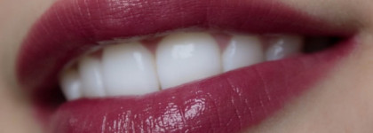 Shiseido Lacquer Rouge в оттенке  RD 529 Tango