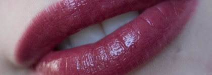 Clarins Rouge Prodige Lipstick  в оттенке 135 Dark Cherry