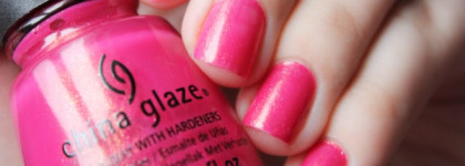Лак для ногтей China Glaze 80224 "Strawberry fields"