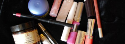 Под прицелом: помады, бальзамы, карандаши, блески для губ. Обзор моей косметички