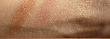 У меня новичок - иллюминайзер wet n wild Megaglo® Illuminating Powder #346 Strike-A-Pose-Rose