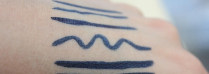 Жидкая подводка для век с аппликатором и сверхстойким эффектом Artdeco Long Lasting Liquid Liners №08