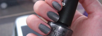 Две мои любимые замши или OPI NL E47 Suzi Skies In The Pyrenees Suede и OPI NL W42 Lincoln Park After Dark Suede