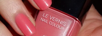 Неженка-Chanel Le Vernis Nail Colour 471 Ming + Essence top