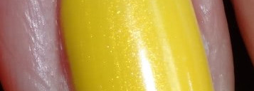 Бюджетный улов: Essence 93, 95 (Chanel Mimosa?)