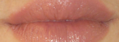 Essence Lipstick в оттенках 54 Honey Bee, 50 Creamy Nude