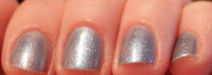 Морской бриз на ногтях с Sally Hansen