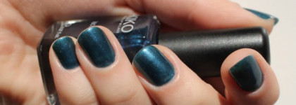 Неоднозначный лак Kiko # 299