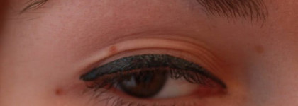 Крепкий изумрудный орешек - подводка Kiko Super Color № 104