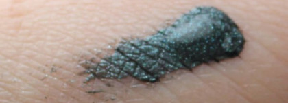 Крепкий изумрудный орешек - подводка Kiko Super Color № 104