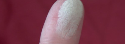 Как я побеждала покраснения своей кожи с помощью Clinique Redness Solutions Instant Relief Mineral Pressed Powder