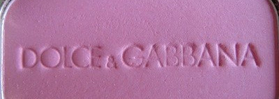 Пробую новый для меня оттенок - The Blush Luminous Cheek Colour by Dolce And Gabbana (в оттенке provocative)