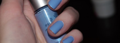 Ногти цвета незабудки или Essence Blossoms etc. nail polish, 05 Forget me not