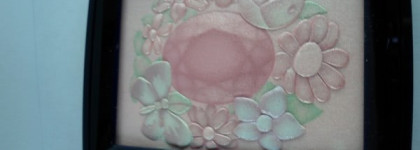 Christian  Dior Flower Blossom Poudres Florales Illuminatrices Visage - компактная пудра