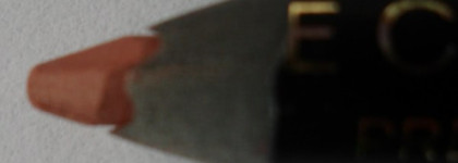 Make Up For Ever Fascinating  Lip Gloss #10 и 2 карандаша