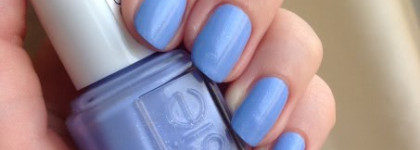 Веселый Essie "Bikini so teeny"
