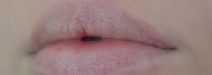 MAC lipstick # Tanarama - Цвет бежевого шампанского с золотом