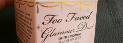 Ангельская пыль от Too Faced Glamour Dust Glitter Pigment "Blue Angel"